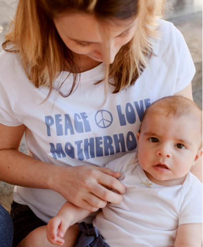 T-Shirt Zum Muttertag l Cool & Original Mutterschaft Tops -  Peace Love Motherhood 