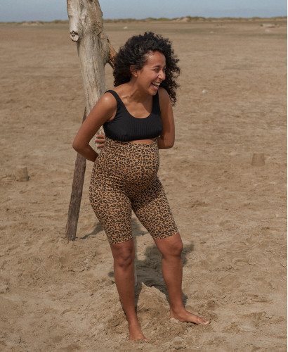Schwangerschaft-Biker Shorts mit Leopardenmuster Camel aus Bio-Baumwolle
