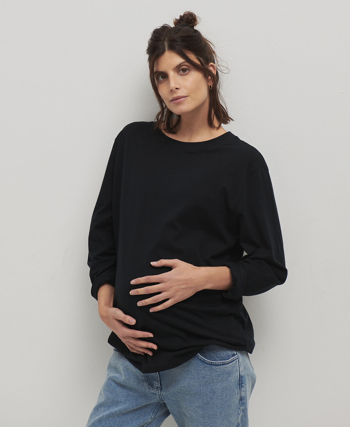 Black Organic Cotton Long Sleeves Pregnancy T-shirt