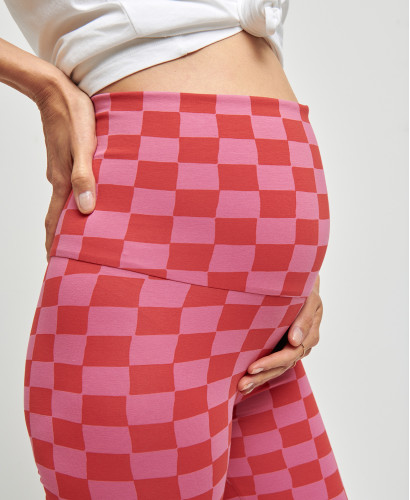 Schwangerschaft-Biker Shorts mit Karo Rosa/Rot aus Bio-Baumwolle