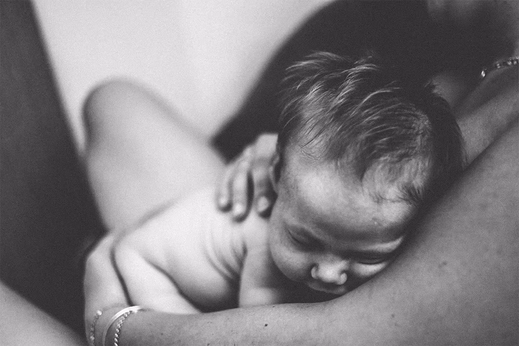 Many mothers wish to give birth in a more physiologically conducive environment. Let's explore the different options available in France.
